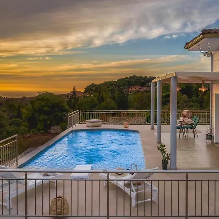 Guesto With Private Pool Villa